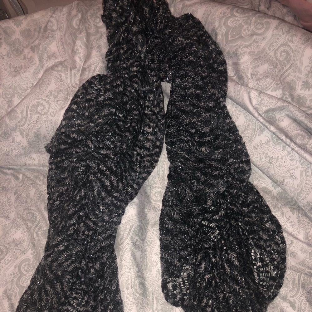 Blue&Gray Ruffle Scarf‼️BOGO‼️
